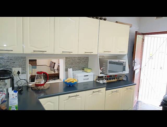 3 BEDROOM HOUSE FOR SALE IN BLUFF